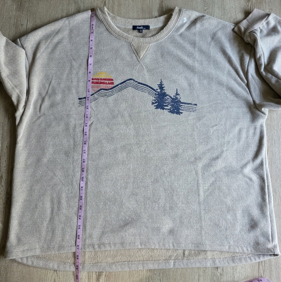 Angels Forever Young Graphic Sweatshirt 3X Beige, Eco-Friendly - Picture 11 of 12